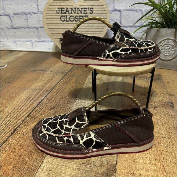 Ariat women's Giraffe print Cruiser slip-on Shoes - Picture 1 of 12